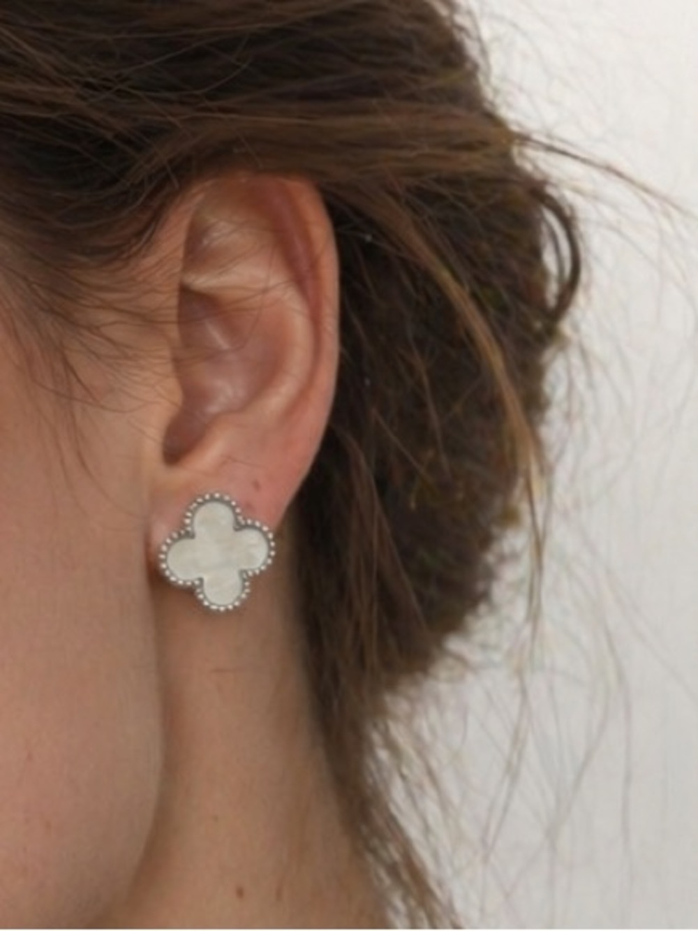 Elegant Clover Stud Earrings in White and Silver